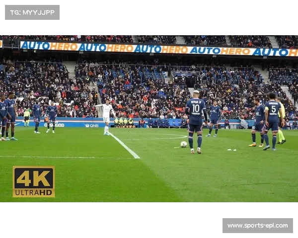 门兴莱比锡赛后球员谢场，主场球迷掌声致敬对手